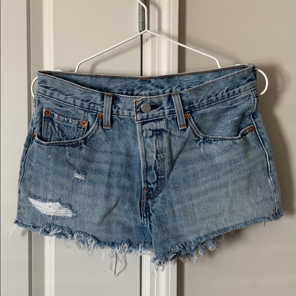 Levi’s Distressed original 501 shorts washed blue